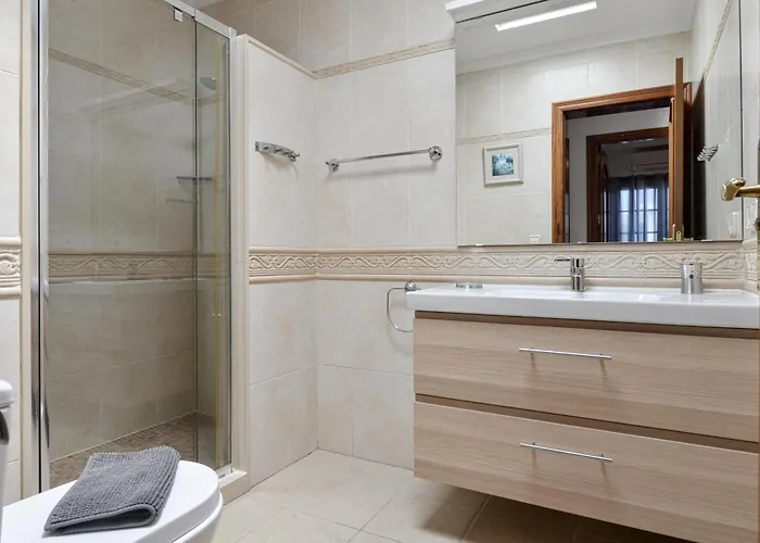 Willa Utopia, 4 Bedrooms, Heated Pool & Complete Privacy *