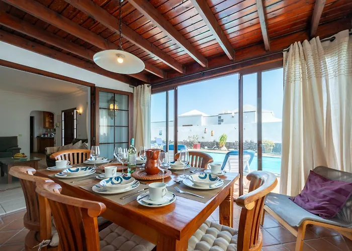 Utopia, 4 Bedrooms, Heated Pool & Complete Privacy Willa