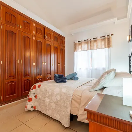 Utopia, Villa 4 Bedrooms Close To Old Town, Heated Pool With Complete Privacy Playa Blanca (Lanzarote)