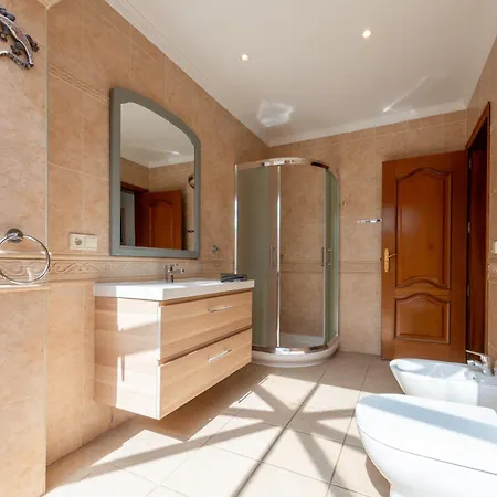 Utopia, Villa 4 Bedrooms Close To Old Town, Heated Pool With Complete Privacy Villa