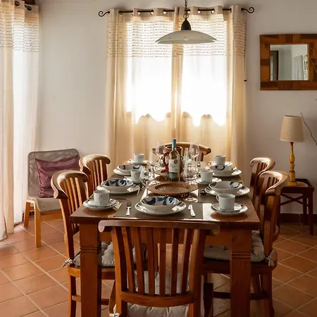 Вилла Utopia, 4 Bedrooms, Heated Pool & Complete Privacy