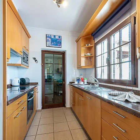 Utopia, 4 Bedrooms, Heated Pool & Complete Privacy Вилла *