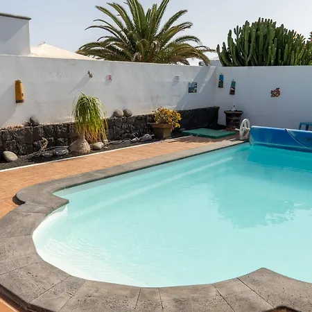 Utopia, Villa 4 Bedrooms Close To Old Town, Heated Pool With Complete Privacy