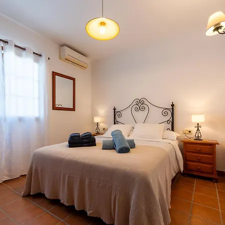 Utopia, Villa 4 Bedrooms Close To Old Town, Heated Pool With Complete Privacy
