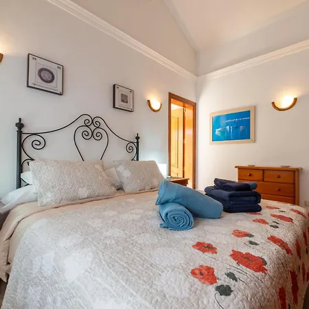 Utopia, 4 Bedrooms, Heated Pool & Complete Privacy Villa *