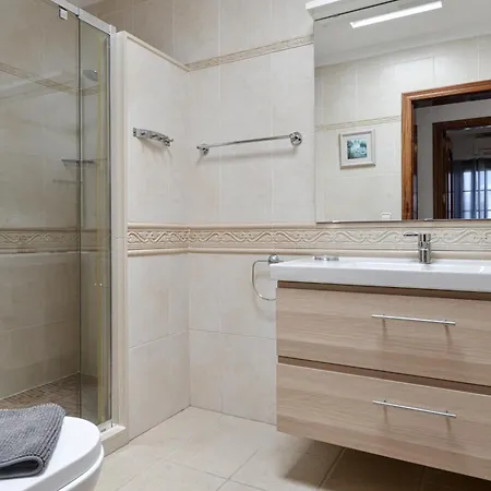 빌라 Utopia, 4 Bedrooms, Heated Pool & Complete Privacy *