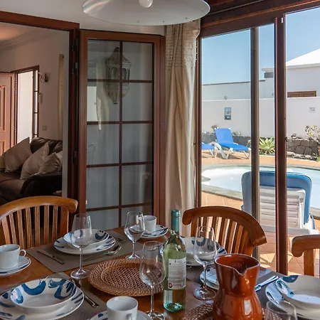 Utopia, 4 Bedrooms, Heated Pool & Complete Privacy Playa Blanca (Lanzarote)